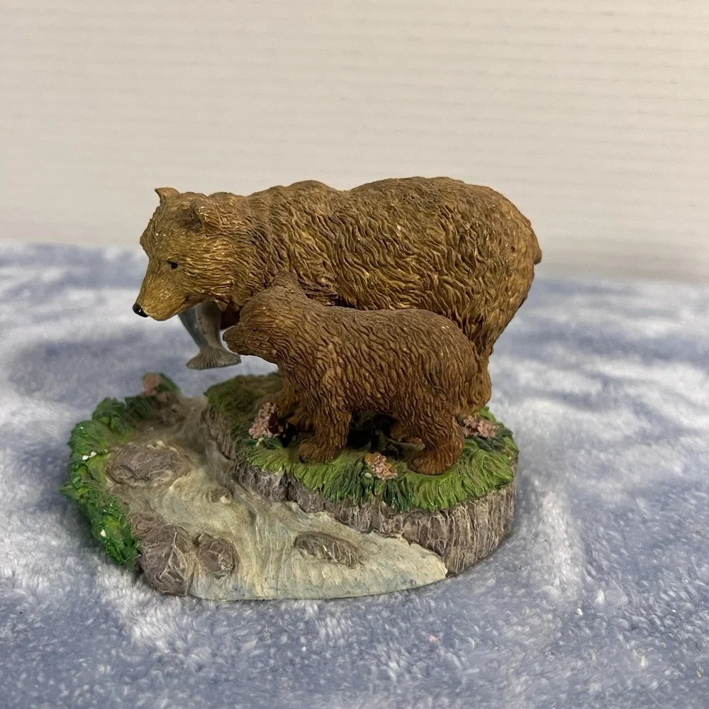 Vintage‎ Russ Berrie Grizzly Bear Mom & Cub Fishing Collectible. Item 14651